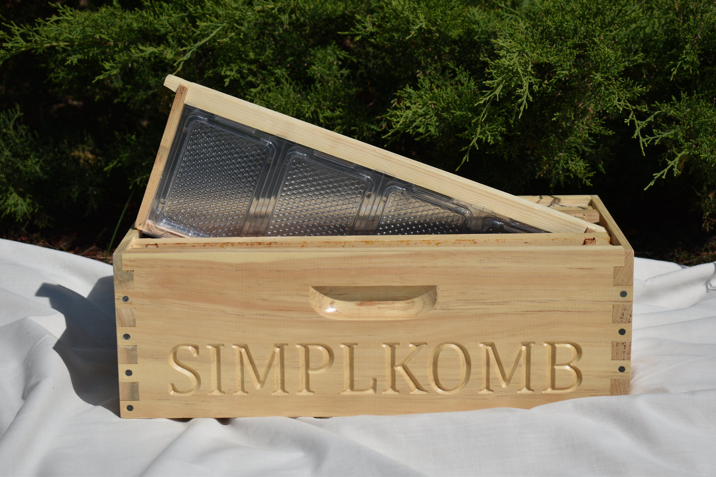 SimplKomb Honeycomb Cassette System-Used by Davis Acres Dancing Bees